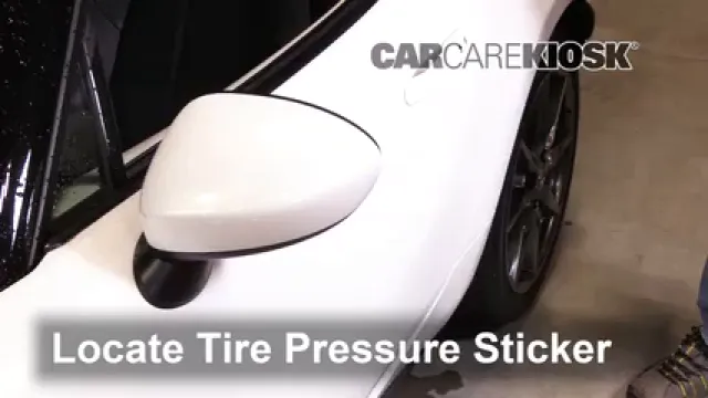 2016 Mazda MX-5 Miata Grand Touring 2.0L 4 Cyl. Pneus et roues Vérifier la pression des pneus